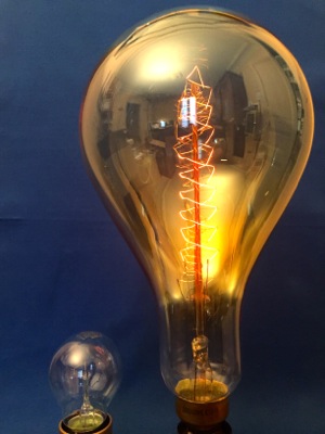 Ampoule vintage géante filament