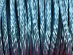 cable electrique tissu bleu ciel