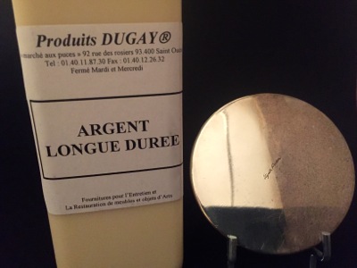 Produit pour nettoyer l'argenterie, longue durée.